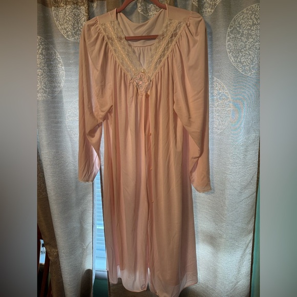 Vintage Women’s Pale Pink Shadowline Long Sleeves Buttoned Down Robe Size XL - Picture 1 of 8